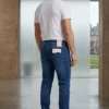 Pantalón mezclilla tipo jogger